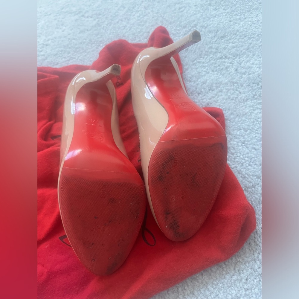 Christian Louboutin barely used and has protective coating to protect bottoms - Picture 2 of 10